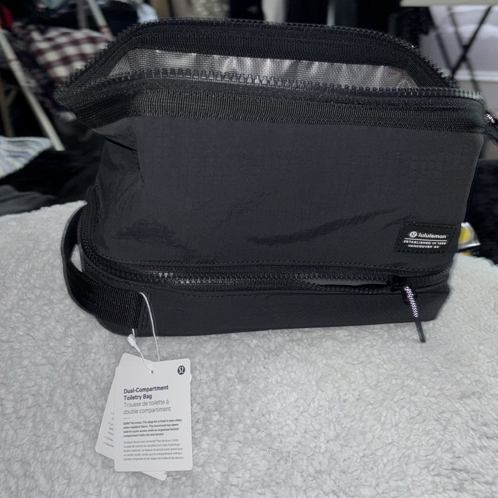 Lululemon 🆕 Dual-Compartment Toiletry make up travel shave case black
Bag